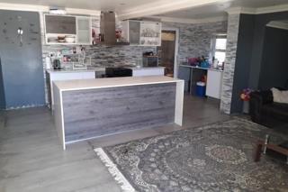 4 Bedroom Property for Sale in Portlands Western Cape